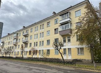 Продается 2-ком. квартира, 53 м2, Красноярский край, Октябрьская улица, 33