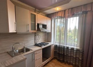 Продается 2-ком. квартира, 44 м2, Старый Оскол, микрорайон Приборостроитель, 12А