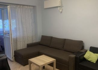 Сдается 1-ком. квартира, 30 м2, Москва, Мосфильмовская улица, 76, район Раменки