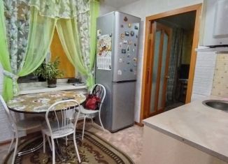 Продается 2-ком. квартира, 48 м2, Юрга, улица Леонова, 8А