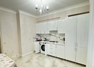 Сдам в аренду 2-ком. квартиру, 72 м2, Дагестан, Приморская улица, 42к1