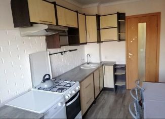 Сдам в аренду 2-ком. квартиру, 65 м2, Татарстан, улица Академика Завойского, 13