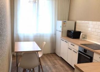 Продается 1-ком. квартира, 41 м2, Московская область, улица Сурикова, 1