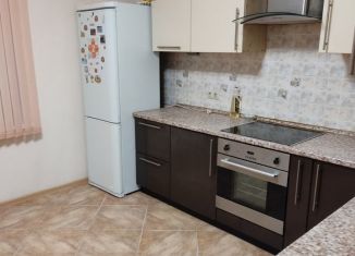 Аренда двухкомнатной квартиры, 74 м2, Жуковский, улица Гагарина, 85