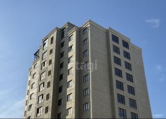 Продам 2-комнатную квартиру, 75 м2, Махачкала, улица Азизова, 32