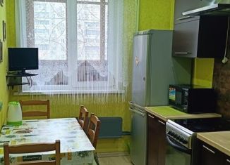 Сдается в аренду трехкомнатная квартира, 62.7 м2, Екатеринбург, Родонитовая улица, 27