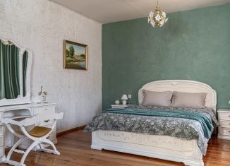 Сдаю в аренду двухкомнатную квартиру, 81 м2, Казань, улица Космонавтов, 55