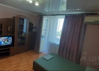 Сдается в аренду однокомнатная квартира, 36 м2, Крым, улица Дёмышева, 115