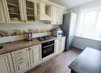 Продажа четырехкомнатной квартиры, 74.4 м2, Курск, улица Ватутина, 24