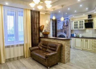 Сдаю в аренду квартиру студию, 52 м2, Брянск, улица Челюскинцев, 3