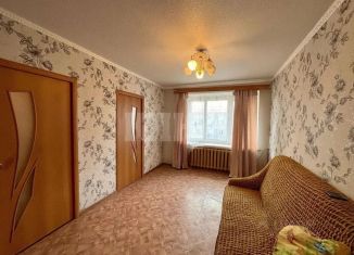 Продается четырехкомнатная квартира, 62.3 м2, Вологодская область, улица Кирова, 38