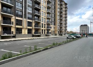 Продаю 2-ком. квартиру, 70 м2, Владикавказ, улица Хадарцева, 29Б