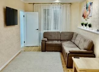 Сдаю 2-ком. квартиру, 60 м2, Белгород, улица Есенина, 24