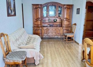 Продаю 3-комнатную квартиру, 57 м2, Владикавказ, улица Тхапсаева, 20