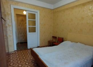 Сдам 2-комнатную квартиру, 52 м2, Екатеринбург, улица Сакко и Ванцетти, 57, улица Сакко и Ванцетти