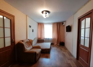 2-ком. квартира в аренду, 50 м2, Евпатория, улица Фрунзе, 49