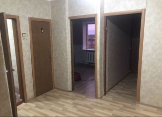 Трехкомнатная квартира в аренду, 60 м2, деревня Новощапово, Центральная улица, 19