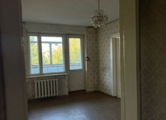 Продажа 3-комнатной квартиры, 47.8 м2, Курск, улица Карла Маркса, 61