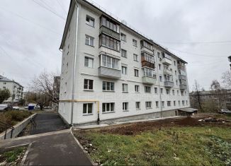 Продается 2-ком. квартира, 42.2 м2, Киров, Советская улица, 17