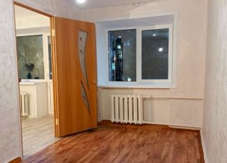 Трехкомнатная квартира на продажу, 65 м2, Красноярский край, улица Черняховского, 4