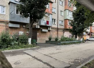 Продается двухкомнатная квартира, 47 м2, Владикавказ, проспект Коста, 286к2, 4-й микрорайон