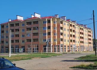 Сдаю 1-ком. квартиру, 45 м2, Ейск, Западная улица, 8к1