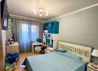 Продается 4-комнатная квартира, 79.7 м2, Новокузнецк, улица Тольятти, 68