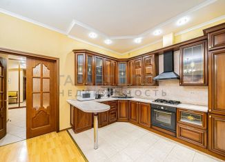 Сдам в аренду 3-ком. квартиру, 170 м2, Липецк, улица Космонавтов, 110А