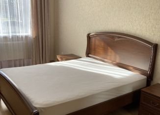 2-ком. квартира в аренду, 65 м2, Апшеронск, улица Ленина, 7