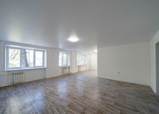 Продается 2-комнатная квартира, 97.4 м2, Хабаровский край, улица Карла Маркса, 90