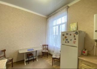 Сдам 1-ком. квартиру, 40 м2, Крымск, улица Маршала Жукова, 107/3