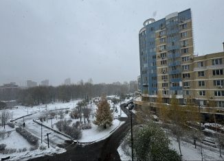 Сдаю 2-ком. квартиру, 76 м2, Москва, Соколово-Мещерская улица, 14, район Куркино