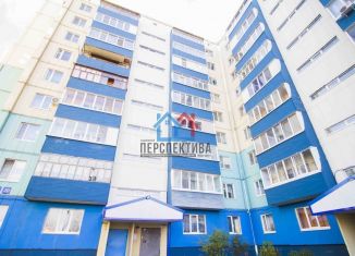 Продается трехкомнатная квартира, 66.4 м2, Тобольск, 10-й микрорайон, 20