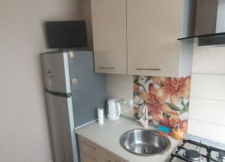 Сдача в аренду 2-ком. квартиры, 70 м2, Новочеркасск, Залесская улица, 2