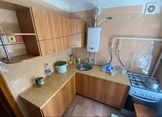 Сдам в аренду 2-ком. квартиру, 45 м2, Шахты, Советская улица, 217