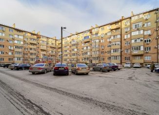 Продается 2-комнатная квартира, 70 м2, Краснодар, микрорайон Завод Радиоизмерительных Приборов, улица имени Ф.И. Шаляпина, 31В