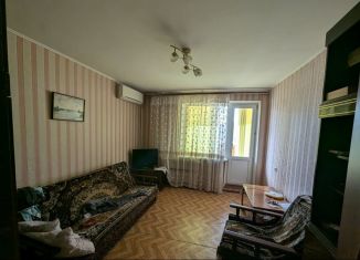 Сдача в аренду 1-ком. квартиры, 36 м2, Казань, улица Юлиуса Фучика, 96