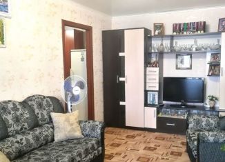 Продажа 2-ком. квартиры, 42 м2, Кумертау, улица Горького, 1