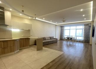 Сдаю в аренду 3-ком. квартиру, 150 м2, Казань, улица Мусина, 1