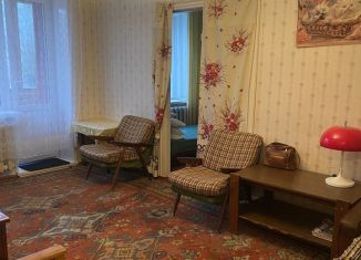 Сдается 2-ком. квартира, 40 м2, Луга, проспект Володарского, 6