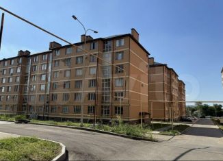 Продается трехкомнатная квартира, 108 м2, Грозный, улица Сайханова, 133к4