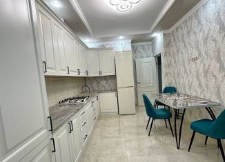 Сдается 2-ком. квартира, 74 м2, Нальчик, улица Тлостанова, 32