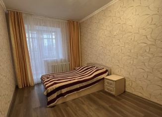 Сдается в аренду 2-ком. квартира, 70 м2, Казань, улица Гарифа Ахунова, 16