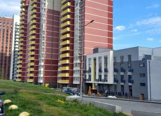 Продам 3-ком. квартиру, 83 м2, Нижний Новгород, метро Горьковская, 2-я Оранжерейная улица, 2к1