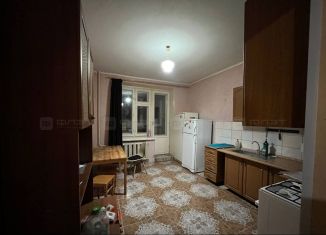 Аренда 2-комнатной квартиры, 76 м2, Казань, улица Адоратского, 2