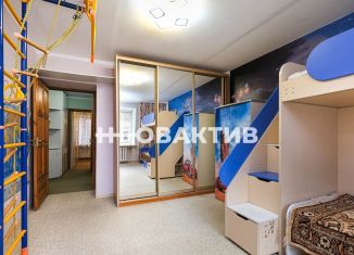 Продажа трехкомнатной квартиры, 68 м2, Новосибирск, Сибирская улица, 49, метро Сибирская