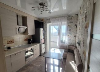 Продажа 2-комнатной квартиры, 70 м2, Смоленск, улица Брылёвка, 20