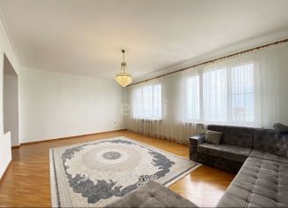 Продам 3-ком. квартиру, 98 м2, Дагестан, улица Пушкина, 5