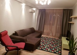 Сдам в аренду 1-ком. квартиру, 45 м2, Тольятти, улица Фрунзе, 8В