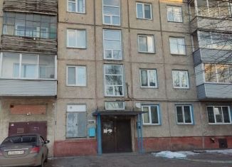 Продаю 3-ком. квартиру, 59 м2, Красноярск, улица Шевченко, 66